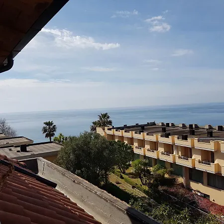 Attico Panoramico A 5 Minuti Dal Mare Belvedere Marittimo