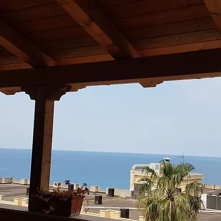 Attico Panoramico A 5 Minuti Dal Mare Lejlighed